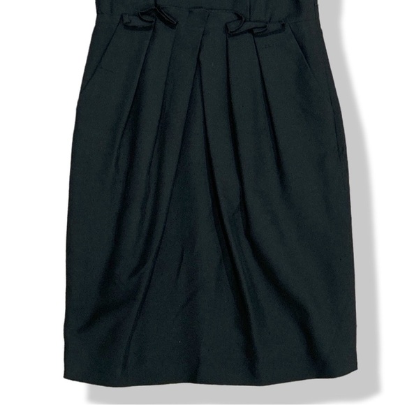 Co-Op Barney's New York Black 100% SILK Sleeveless V-neck Pleated Waist Size: 4 - Picture 3 of 9